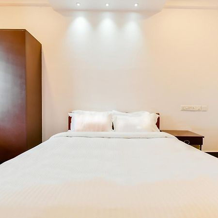 Spot On 39480 Vattekad Tourist Home Kochi Exterior foto
